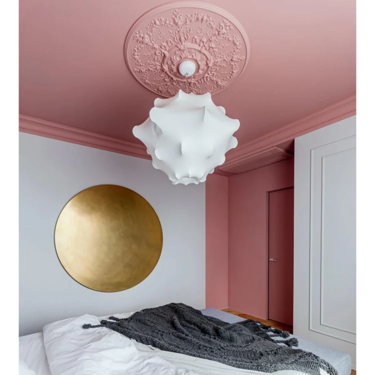 rozeta gipsowa sufitowa R-339 we wnętrzu